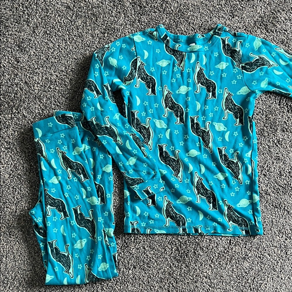Tea Collection Aqua Wolf Glow-in-the-Dark Pajama Set